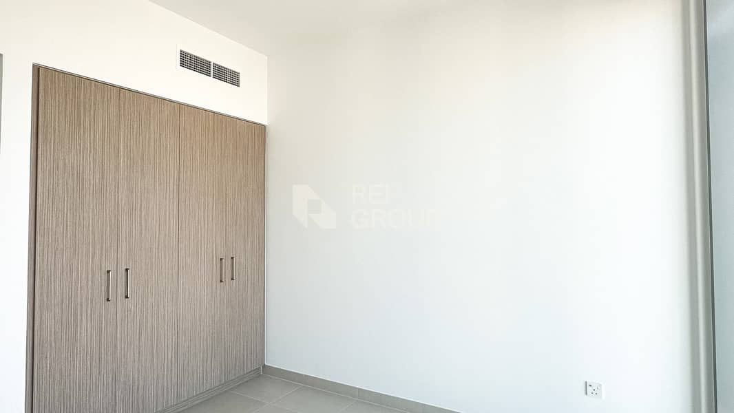 Park and Canal View | Spacious Layout | High Floor - Image 6