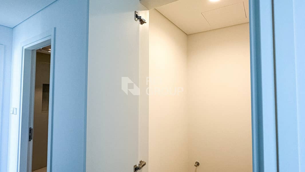 Park and Canal View | Spacious Layout | High Floor - Image 13