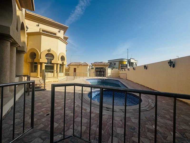 Independent 5BR Villa | ELEVATOR | POOL | DRIVER ROOM , Al Quoz 1. . . !!