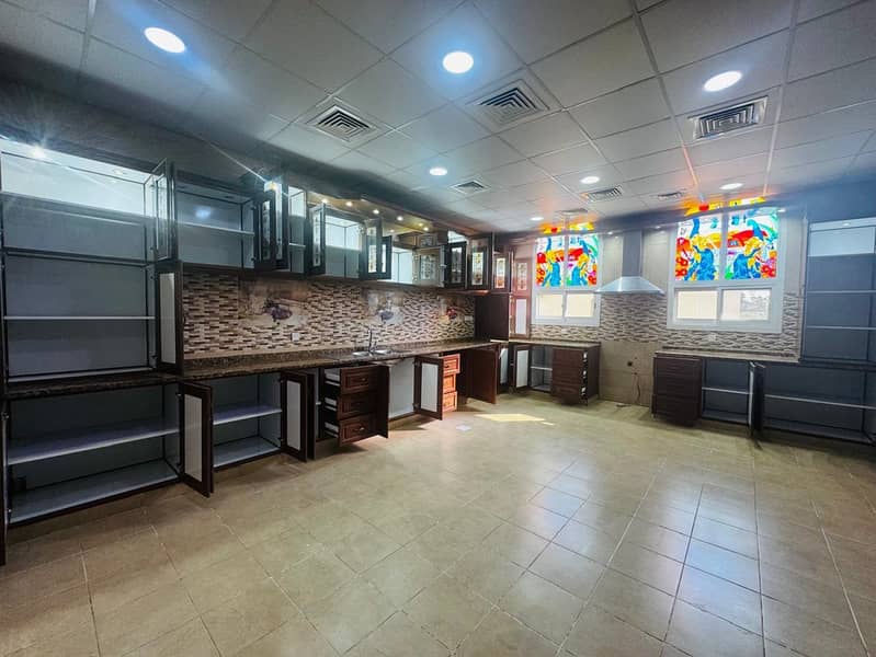 Independent 5BR Villa | ELEVATOR | POOL | DRIVER ROOM , Al Quoz 1. . . !! - Image 8