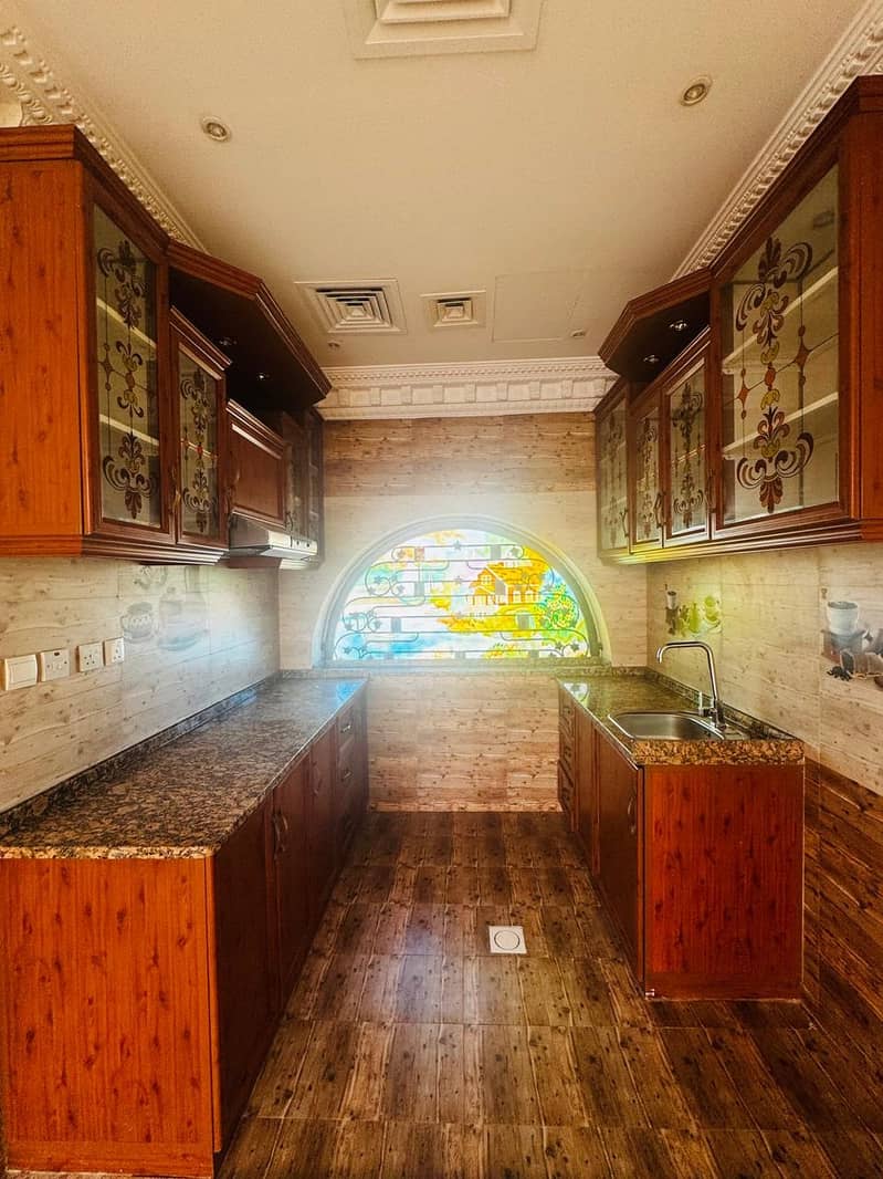 Independent 5BR Villa | ELEVATOR | POOL | DRIVER ROOM , Al Quoz 1. . . !! - Image 11