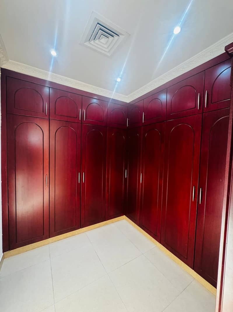 Independent 5BR Villa | ELEVATOR | POOL | DRIVER ROOM , Al Quoz 1. . . !! - Image 13