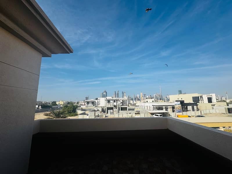 Independent 5BR Villa | ELEVATOR | POOL | DRIVER ROOM , Al Quoz 1. . . !! - Image 18