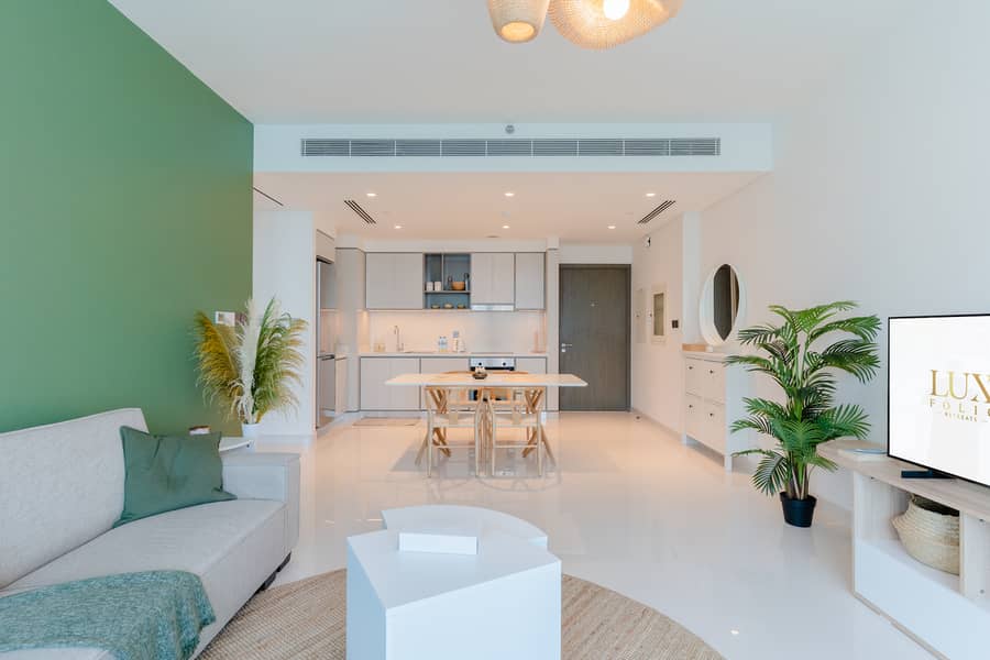 FULL SEA VIEW AND BEACH ACCESS 1BR - AVAILABLE NOW