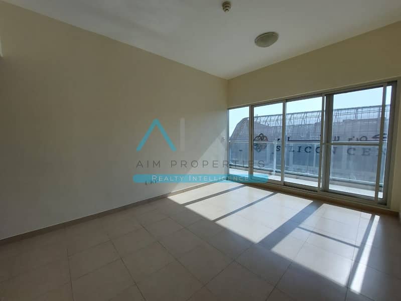 Vacant Within 1 Month | Freehold | Opposite To Silicon Central Mall - Image 6