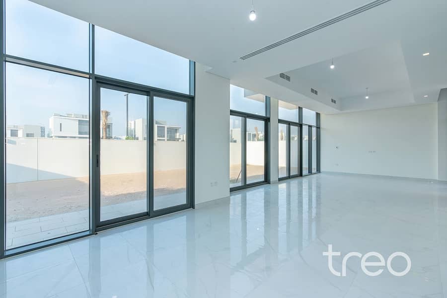 Large Plot | Landscaped | On The Pool - Image 10