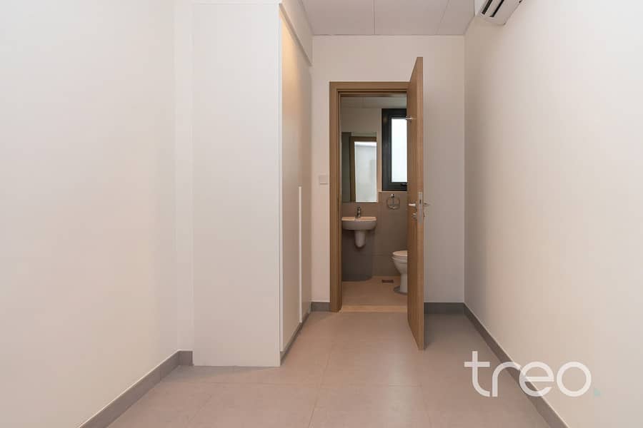 Large Plot | Landscaped | On The Pool - Image 11