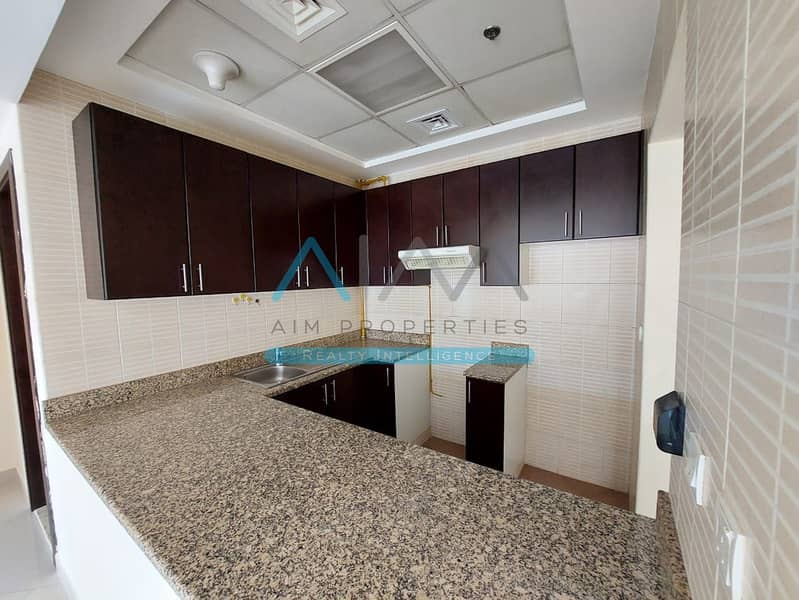 Vacant Within 1 Month | Freehold | Opposite To Silicon Central Mall - Image 9