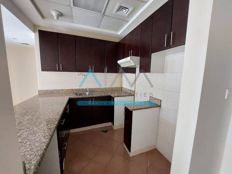 Vacant Within 1 Month | Freehold | Opposite To Silicon Central Mall - Image 10