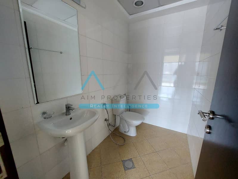 Vacant Within 1 Month | Freehold | Opposite To Silicon Central Mall - Image 12