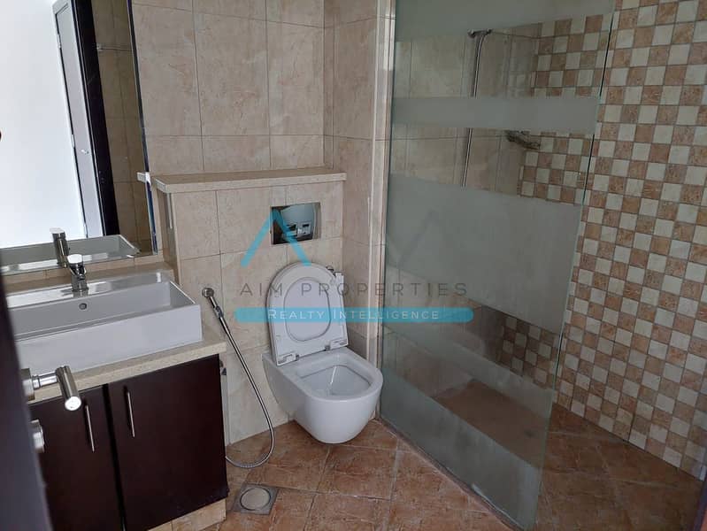 Vacant Within 1 Month | Freehold | Opposite To Silicon Central Mall - Image 13