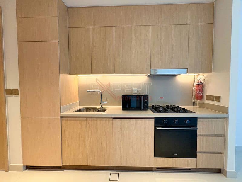 Premium Vida Living | Bright & Modern 1BR | High-Class Amenities