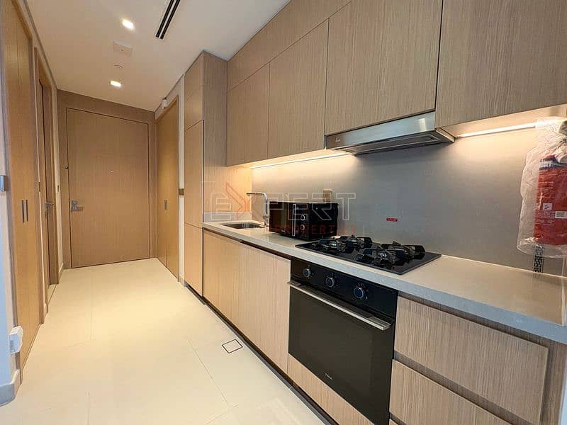Premium Vida Living | Bright & Modern 1BR | High-Class Amenities