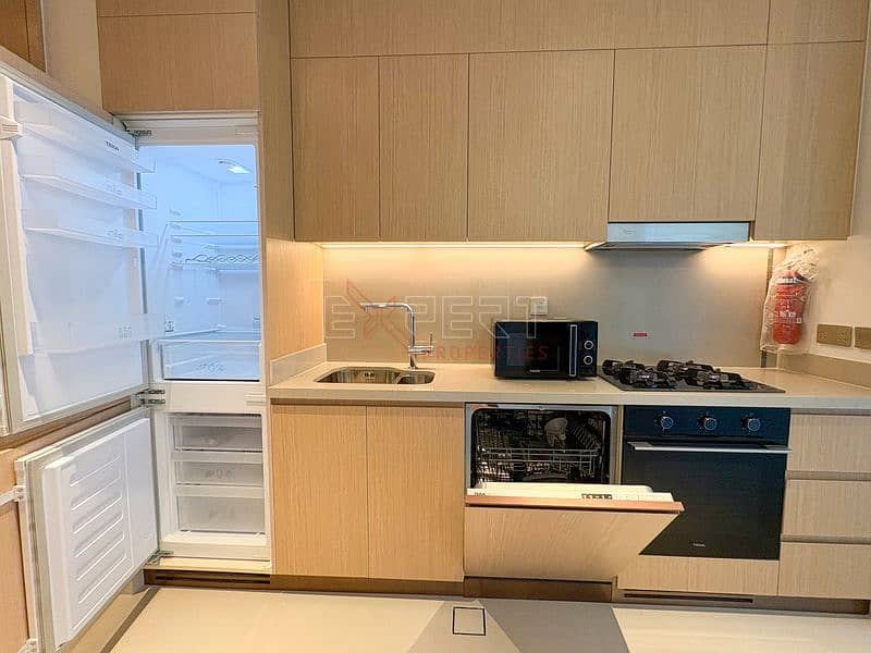 Premium Vida Living | Bright & Modern 1BR | High-Class Amenities