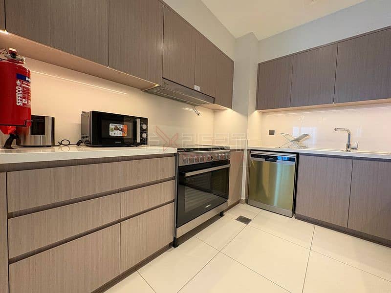 High-End 3BR | Full Burj & Boulevard Views | High-Floor Living - Image 7