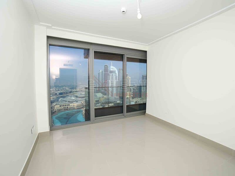 Elegant 3BR Apartment | Stunning Opera Views | Central Location - Image 8