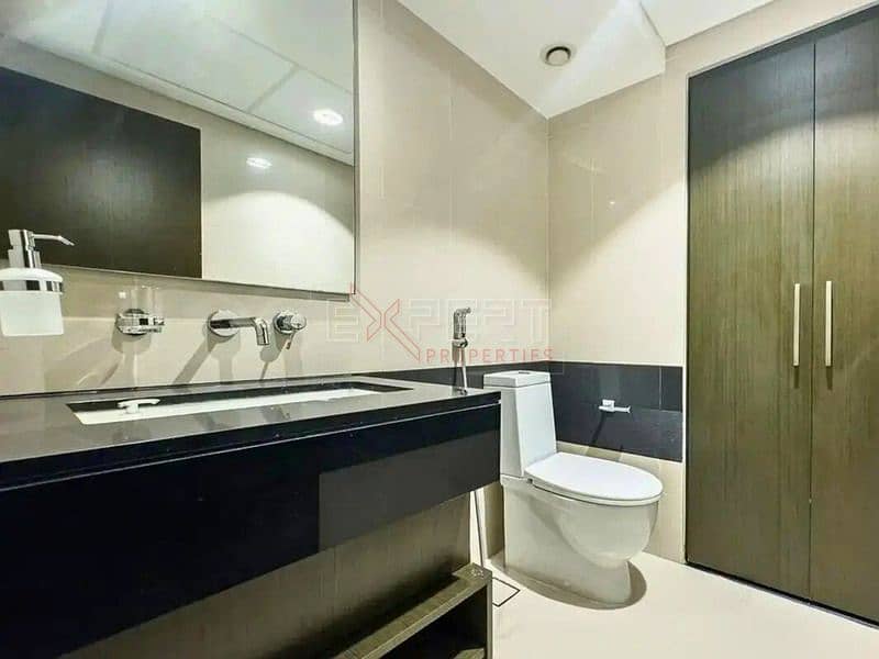 Boulevard-Facing Unit | Modern Urban Living | Perfect Location - Image 8