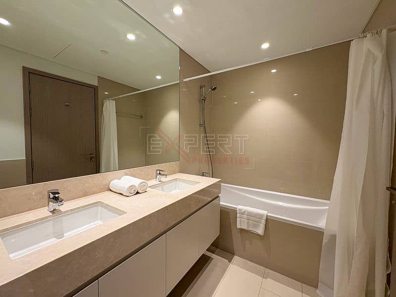 High-End 3BR | Full Burj & Boulevard Views | High-Floor Living - Image 18