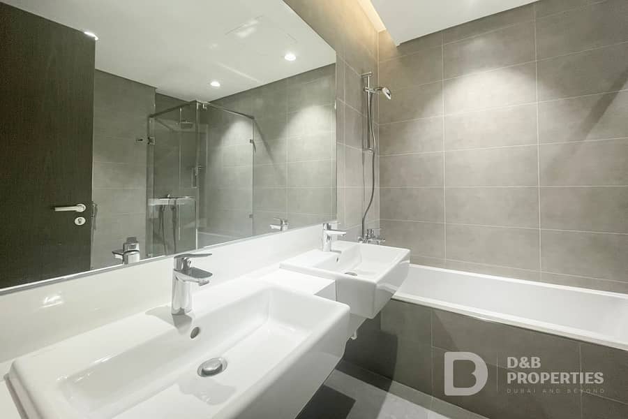 Downtown Skyline View | Maids Room | Vacant - Image 9