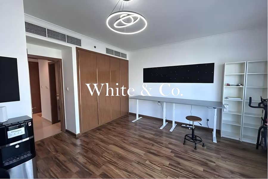 VOT | Large balcony Marina View | Metro - Image 6