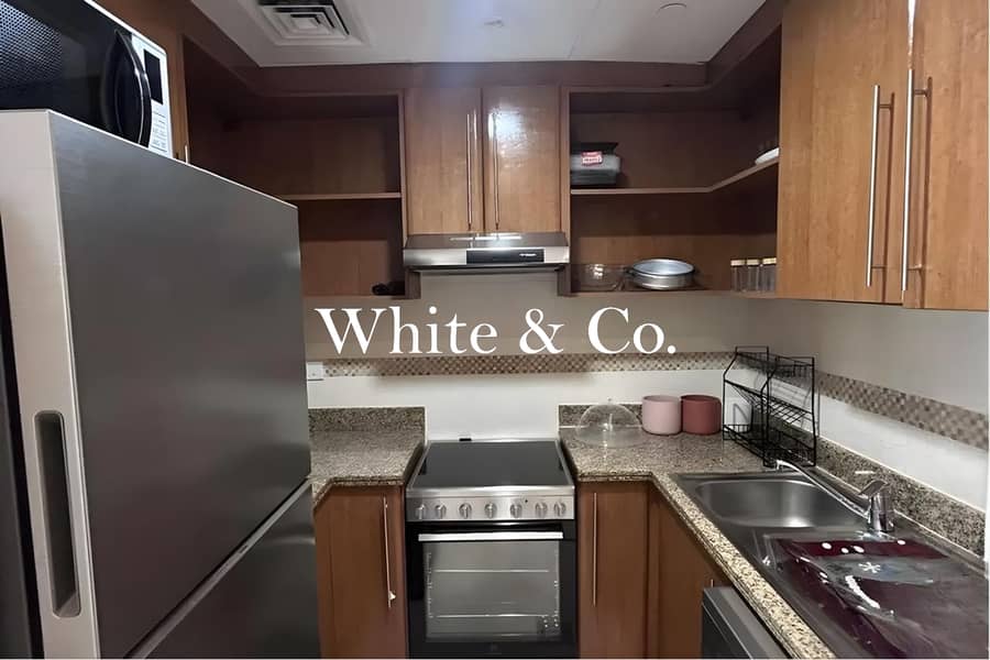 VOT | Large balcony Marina View | Metro - Image 11