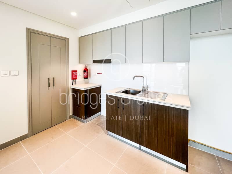 BIG LAYOUT | MODERN 1 BEDROOM | | HIGH FLOOR