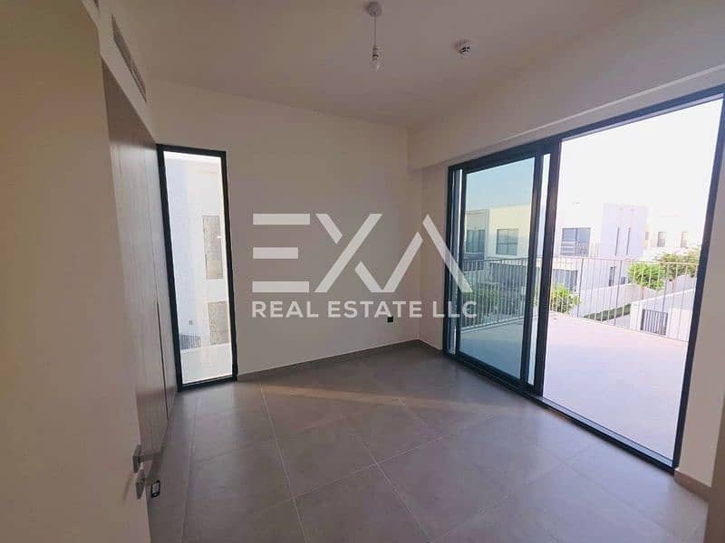 Single Row I Near the Entrance I Ready to Move in - Image 10