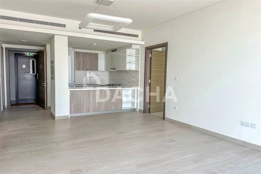 Luminous Unit | HIGH FLOOR | Vacant