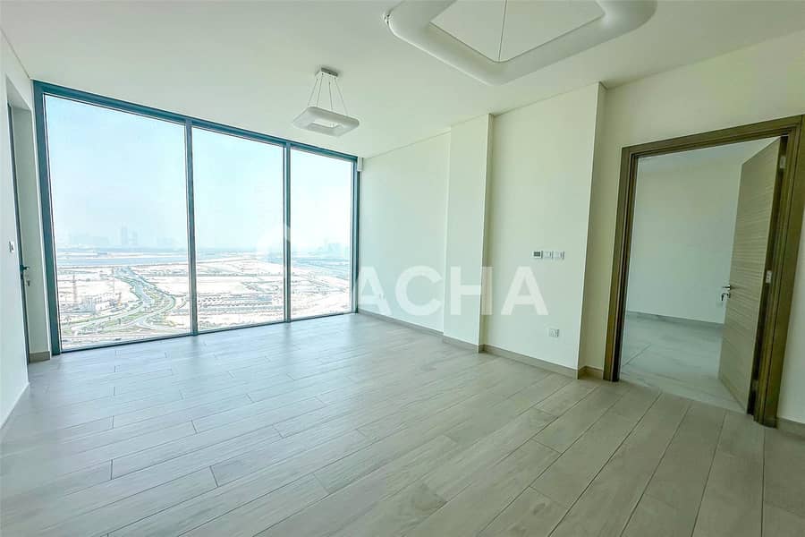 Luminous Unit | HIGH FLOOR | Vacant