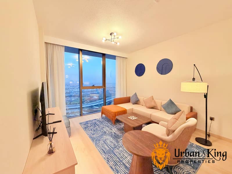 MODERN UNIT | POOL VIEW | BILLS INCLUDED