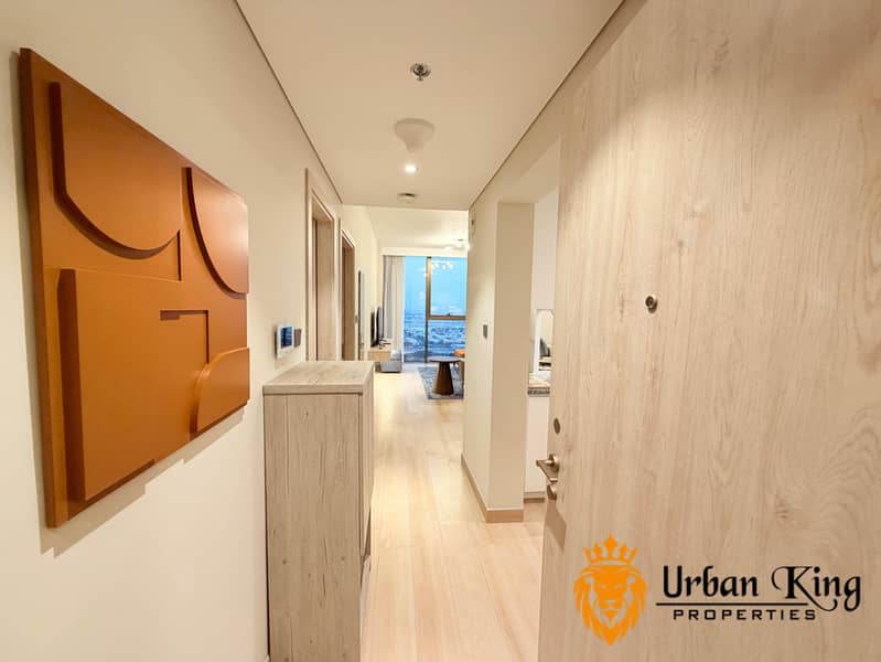 MODERN UNIT | POOL VIEW | BILLS INCLUDED