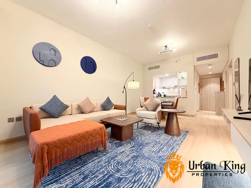 MODERN UNIT | POOL VIEW | BILLS INCLUDED - Image 8