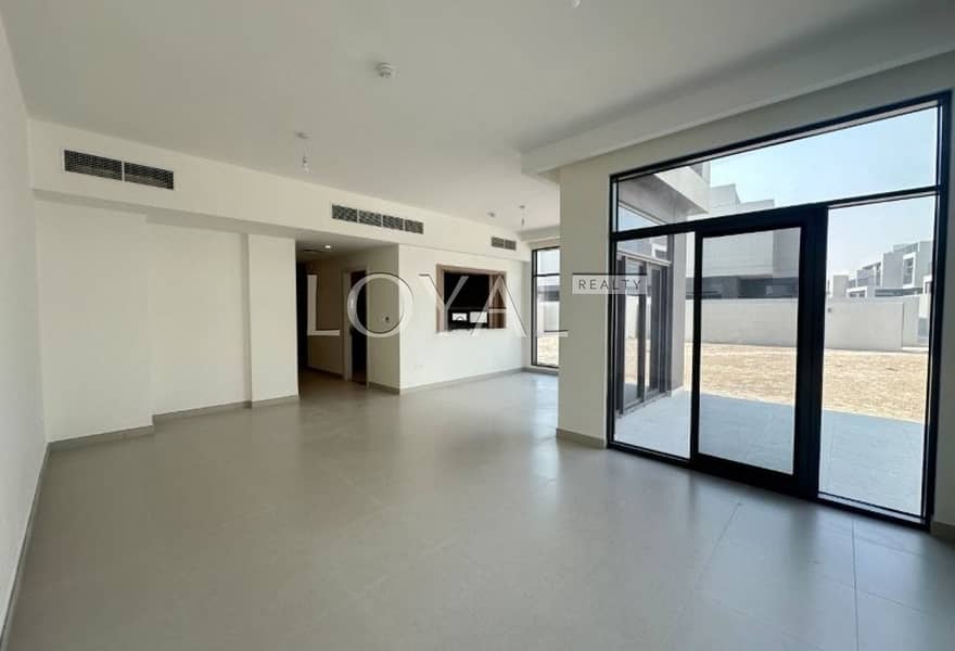 Large Plot | Brand New 4BR+guest | Semi-detached