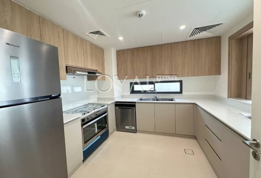 Large Plot | Brand New 4BR+guest | Semi-detached