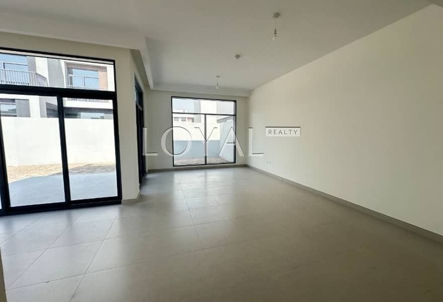 Large Plot | Brand New 4BR+guest | Semi-detached