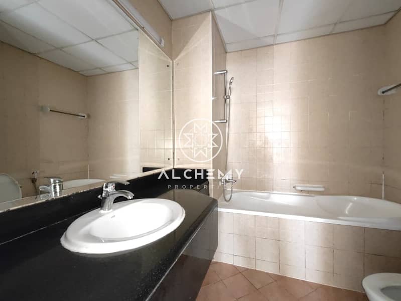 SPACIOUS 1BR| ELEGANT| BIG LAYOUT| CLOSE TO METRO - Image 9