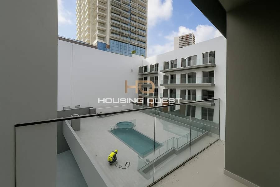 Luxurious 1 BR | Skyline & Pool View | Spacious Layout | High ROI - Image 8