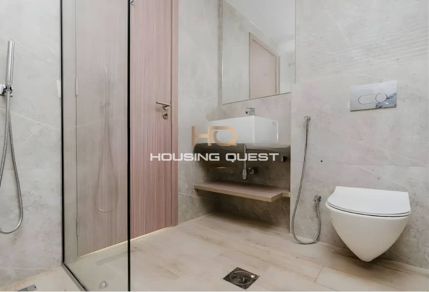 Luxurious 1 BR | Skyline & Pool View | Spacious Layout | High ROI - Image 9