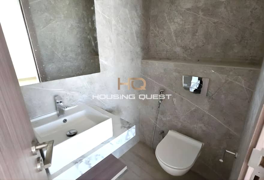 Luxurious 1 BR | Skyline & Pool View | Spacious Layout | High ROI - Image 10