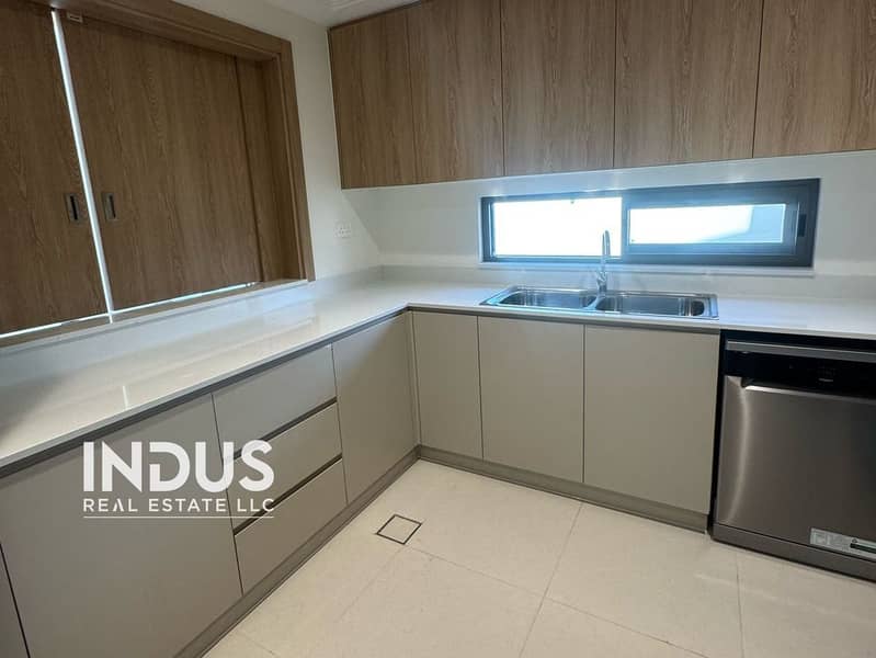 Proper Corner Plot | 4015 sqft | Remote Garage - Image 6