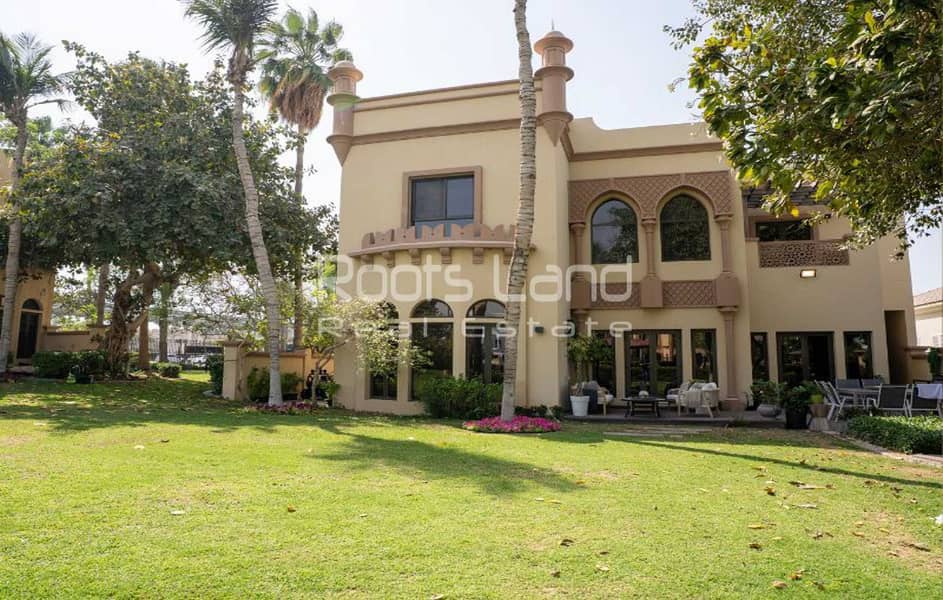 Luxurious 4-Bedroom Villa | Upgraded and Extended