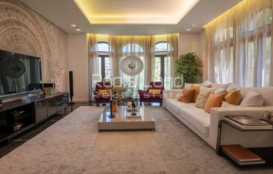 Luxurious 4-Bedroom Villa | Upgraded and Extended