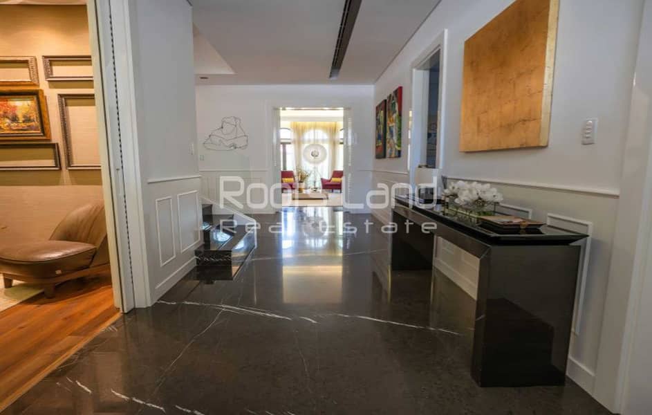 Luxurious 4-Bedroom Villa | Upgraded and Extended - Image 22