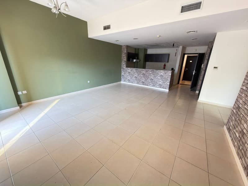 1331 SQFT 2 BEDROOM WITH BALCONY FOR SALE IN QUEUE POINT