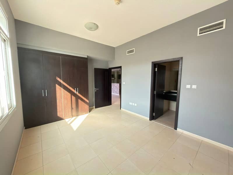 1331 SQFT 2 BEDROOM WITH BALCONY FOR SALE IN QUEUE POINT - Image 6