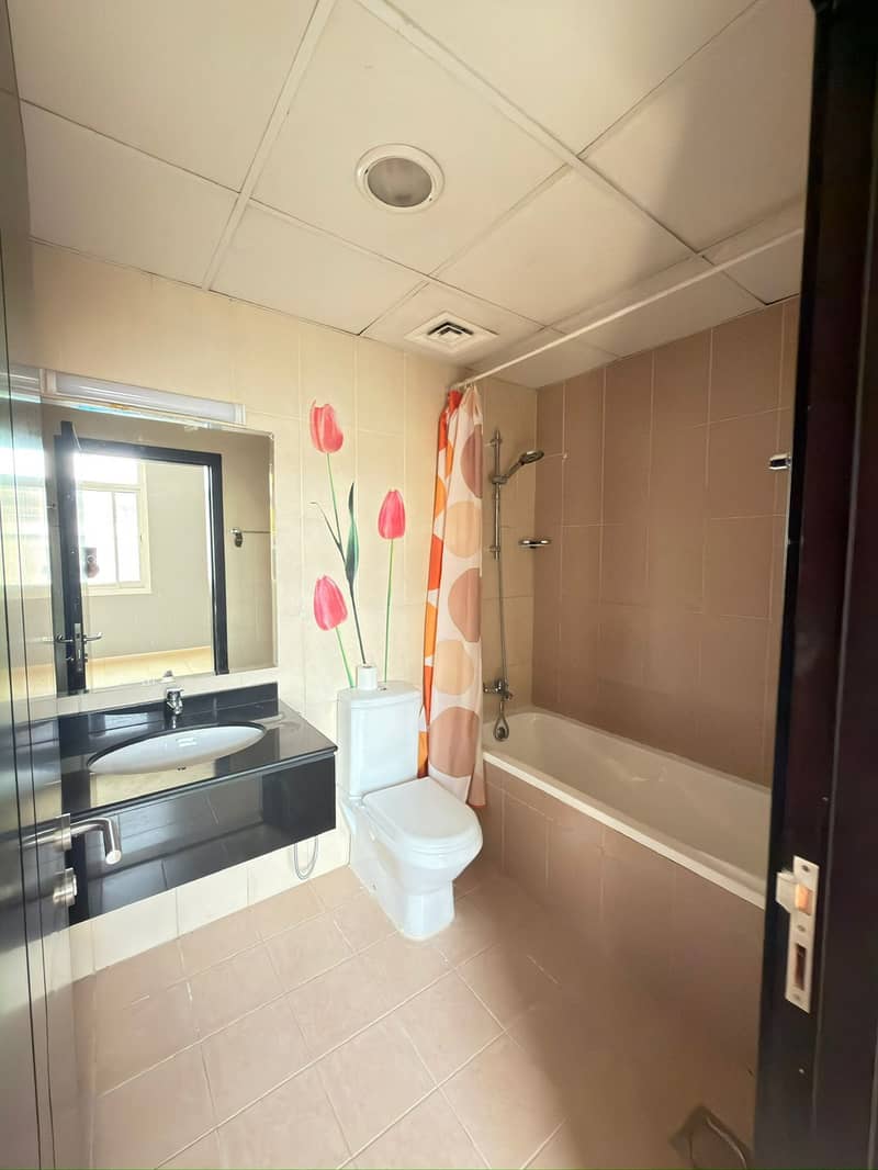 1331 SQFT 2 BEDROOM WITH BALCONY FOR SALE IN QUEUE POINT - Image 8