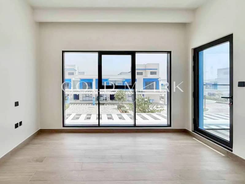 Ready To Move In I Back to Back I Brand New