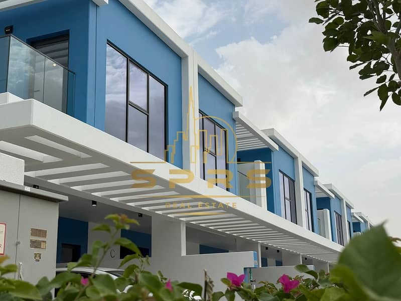 Elegant 5BR + Maid's Room | Lagoon Community | Brand New