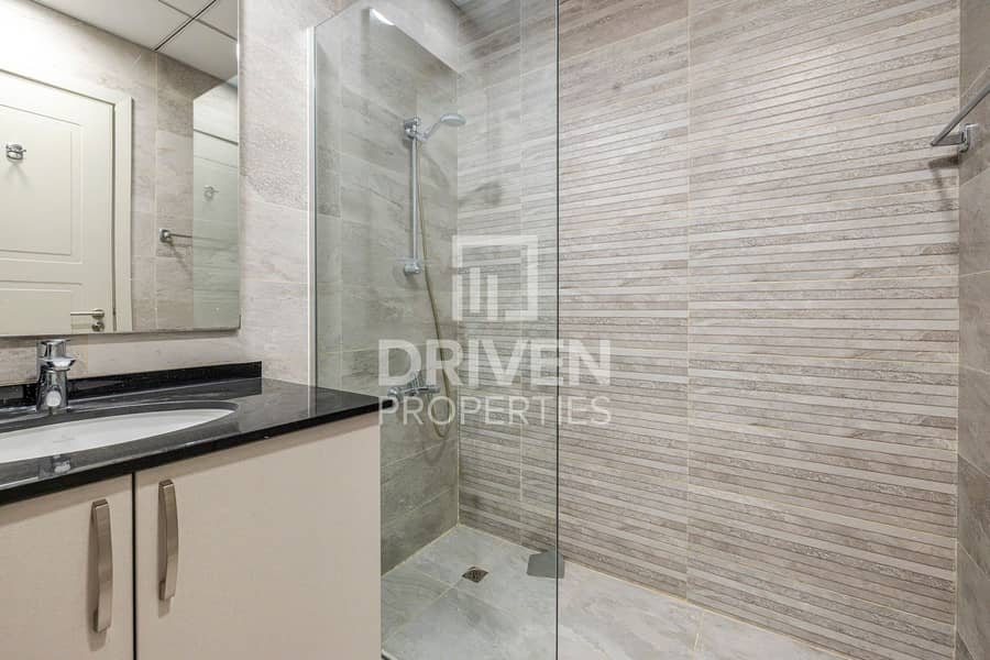 Elegant Apt | Community View | Prime Location - Image 15