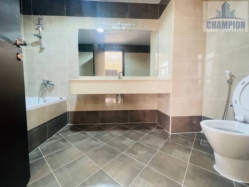 Near To Exit | Spacious 2'BHK With Parking| Rent Only 73K By 4/Payments - Image 9